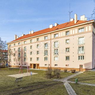 Prodej bytu 2+1 63 m² Hradec Králové, Ladova