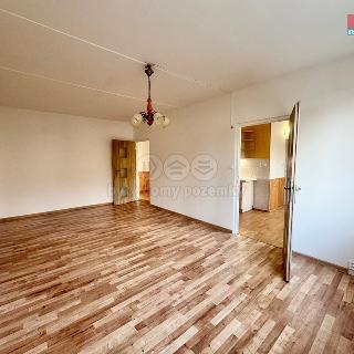 Pronájem bytu 2+1 61 m² Chomutov, Zahradní