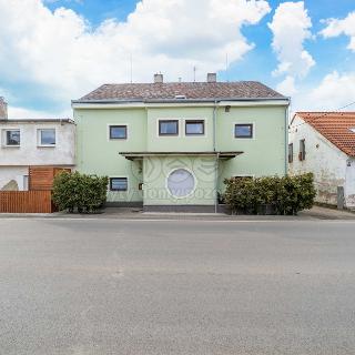 Prodej rodinného domu 198 m² Břasy