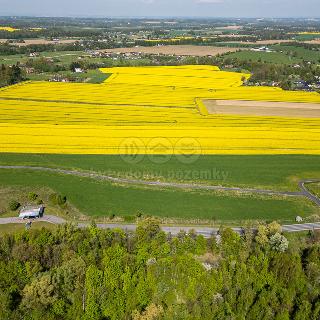 Prodej stavební parcely 1 375 m² Vojkovice