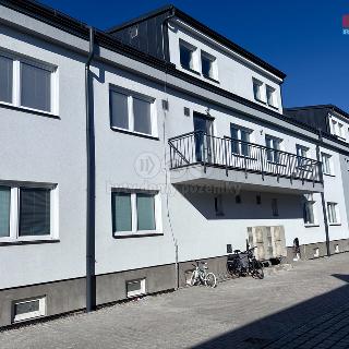 Pronájem bytu 1+kk a garsoniéry 28 m² Pardubice