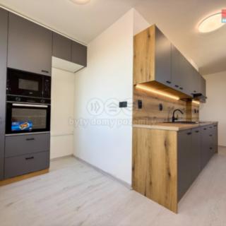 Prodej bytu 2+1 56 m² Chomutov, Bezručova