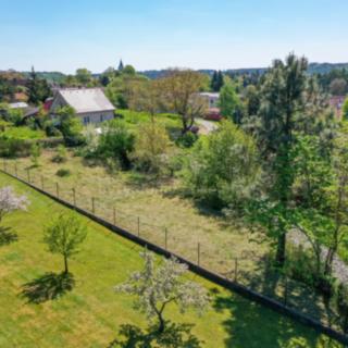 Prodej stavební parcely 745 m² Kvášňovice