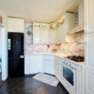 Prodej bytu 3+1 73 m² Králův Dvůr, Nad Stadionem