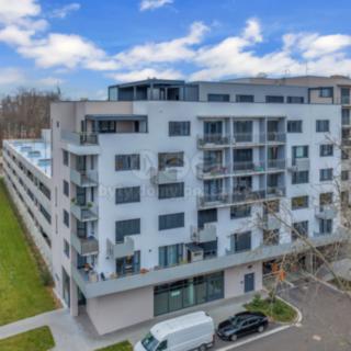 Pronájem garáže 13 m² Pardubice, nábřeží Závodu míru