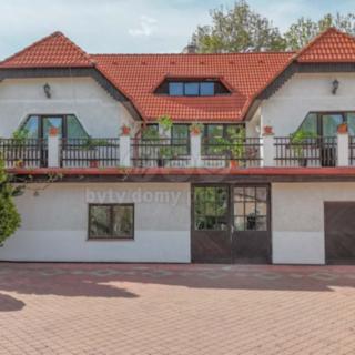 Prodej rodinného domu 410 m² Nepomyšl