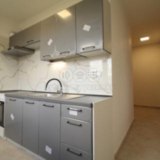 Pronájem bytu 3+1 70 m² Ostrov, Májová