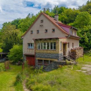 Prodej rodinného domu 220 m² Zadní Třebaň