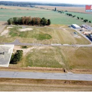 Prodej komerčního pozemku 831 m² Valeč