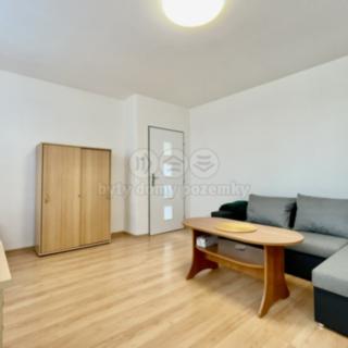 Pronájem bytu 3+1 52 m² Zlín, Mostní