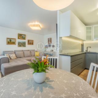 Prodej bytu 3+kk 77 m² Kladno