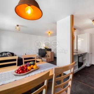 Prodej bytu 3+kk 72 m² Sány