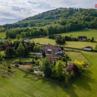 Pronájem rodinného domu 425 m² Komorní Lhotka