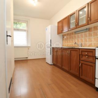 Prodej bytu 3+1 70 m² Karlovy Vary Dvory, 1. máje