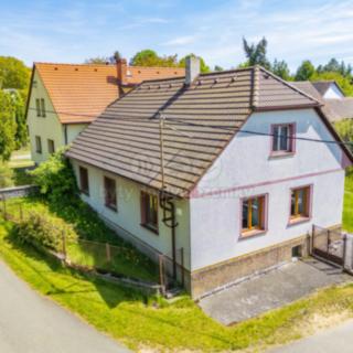 Prodej rodinného domu 100 m² Kvášňovice