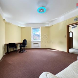 Pronájem bytu 1+kk a garsoniéry 34 m² Karlovy Vary Stará Role, Krátká