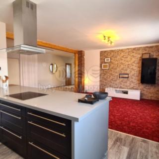 Pronájem bytu 4+kk 127 m² Ujčov