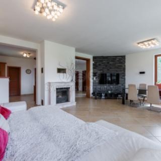 Prodej rodinného domu 221 m² Nová Role Mezirolí