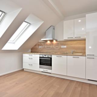 Pronájem bytu 1+kk a garsoniéry 35 m² Mladá Boleslav, náměstí Republiky