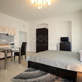 Pronájem bytu 1+kk a garsoniéry 30 m² Karlovy Vary, Kolmá