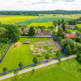 Prodej stavební parcely 3 827 m² Cerhonice Obora u Cerhonic