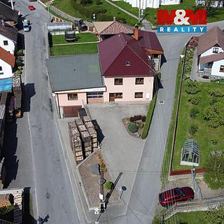 Pronájem rodinného domu 180 m&sup2; Spálov