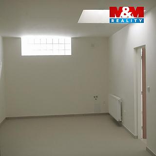 Pronájem obchodu 23 m&sup2; Tišnov