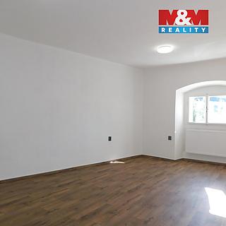 Pronájem bytu 3+1 89 m&sup2; Cheb
