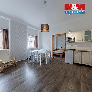 Prodej rodinného domu 327 m&sup2; Hroznětín