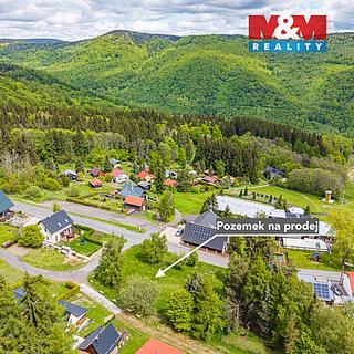 Prodej komerčního pozemku 1541 m&sup2; Klíny