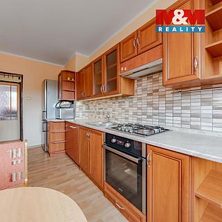 Pronájem bytu 4+1 82 m&sup2; Střelná