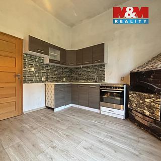 Pronájem bytu 3+1 100 m&sup2; Nemanice