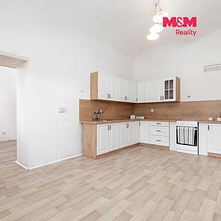 Prodej rodinného domu 300 m&sup2; Hněvošice