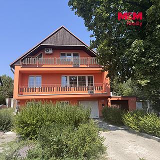 Prodej bytu 5+1 a více 172 m&sup2; Hrušovany nad Jevišovkou