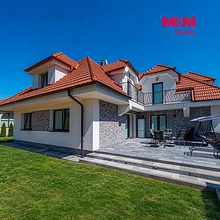 Prodej rodinného domu 379 m&sup2; Mukařov