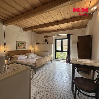 Pronájem bytu 1+kk, garsoniery 28 m&sup2; Černiv