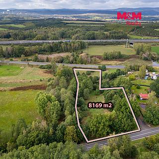 Prodej louky 8169 m&sup2; Hory