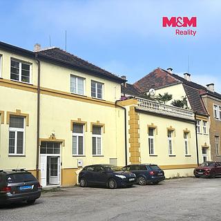 Pronájem bytu 2+kk 44 m&sup2; Králův Dvůr