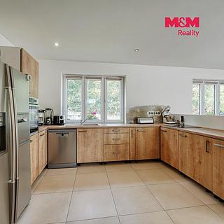 Prodej rodinného domu 280 m&sup2; Zbiroh