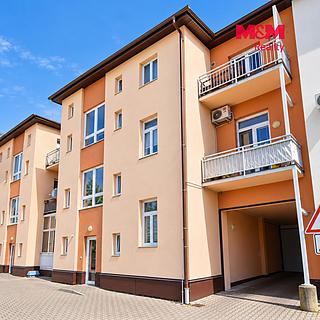 Pronájem bytu 2+kk 64 m&sup2; Hradec Králové