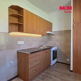 Pronájem bytu 2+1 49 m&sup2; Sokolov