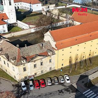 Prodej historického objektu 1751 m&sup2; Doksany