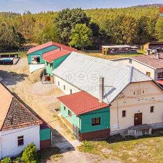 Prodej výrobního objektu 812 m² Postupice