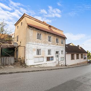 Prodej rodinného domu 122 m² Kladno, Poštovní náměstí