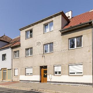 Prodej bytu 2+1 60 m² Pardubice, Pichlova