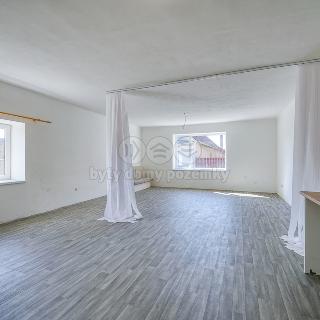 Prodej rodinného domu 75 m² Pšovlky