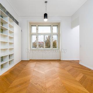 Prodej bytu 2+kk 66 m² Praha, Trojická