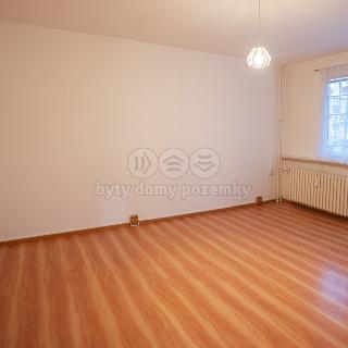 Pronájem bytu 1+kk a garsoniéry 31 m² Hradec Králové, Gagarinova