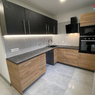 Pronájem bytu 2+1 60 m² Karviná, Prameny