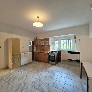 Prodej bytu 1+kk a garsoniéry 51 m² Cheb, Májová